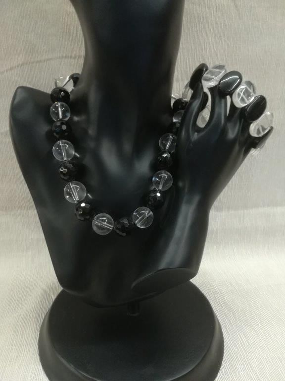 Bergkristall m. fac. Onyx-Kette u. Armband