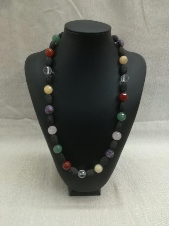 : Edelsteinmix m. Lava-Kette