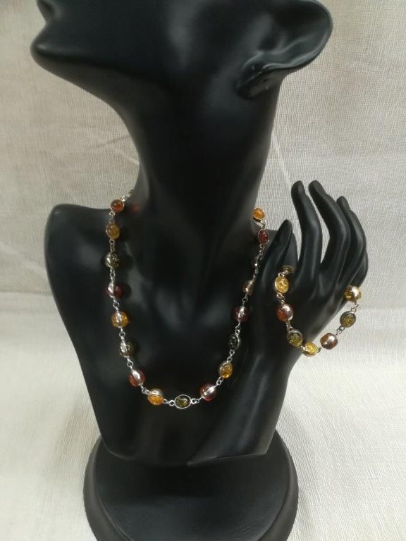 In Silber gefasste Bernsteinkette u. Armband