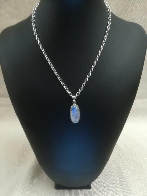 Regenbogen-Mondsteinanhänger in Silber