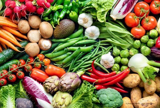 Drei Äpfel stehen für die Ernährungsberatung der Naturheilpraxis Ostermann