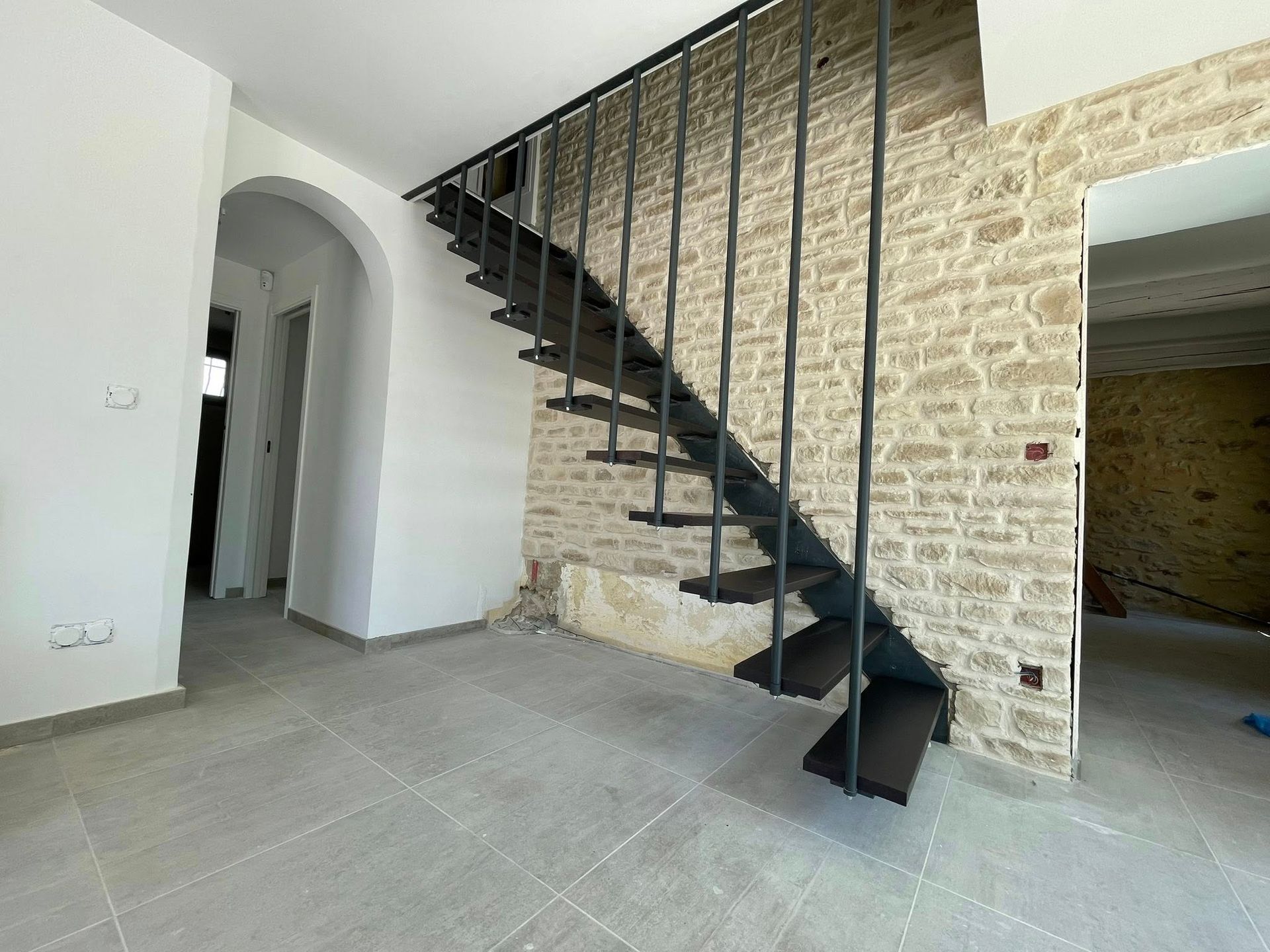 Escalier intérieur suspendu