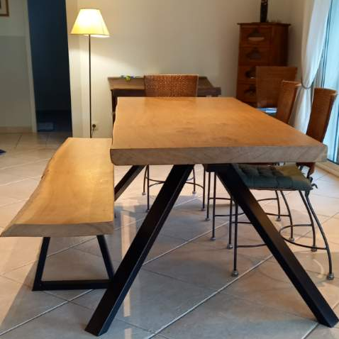 Table en fer et bois