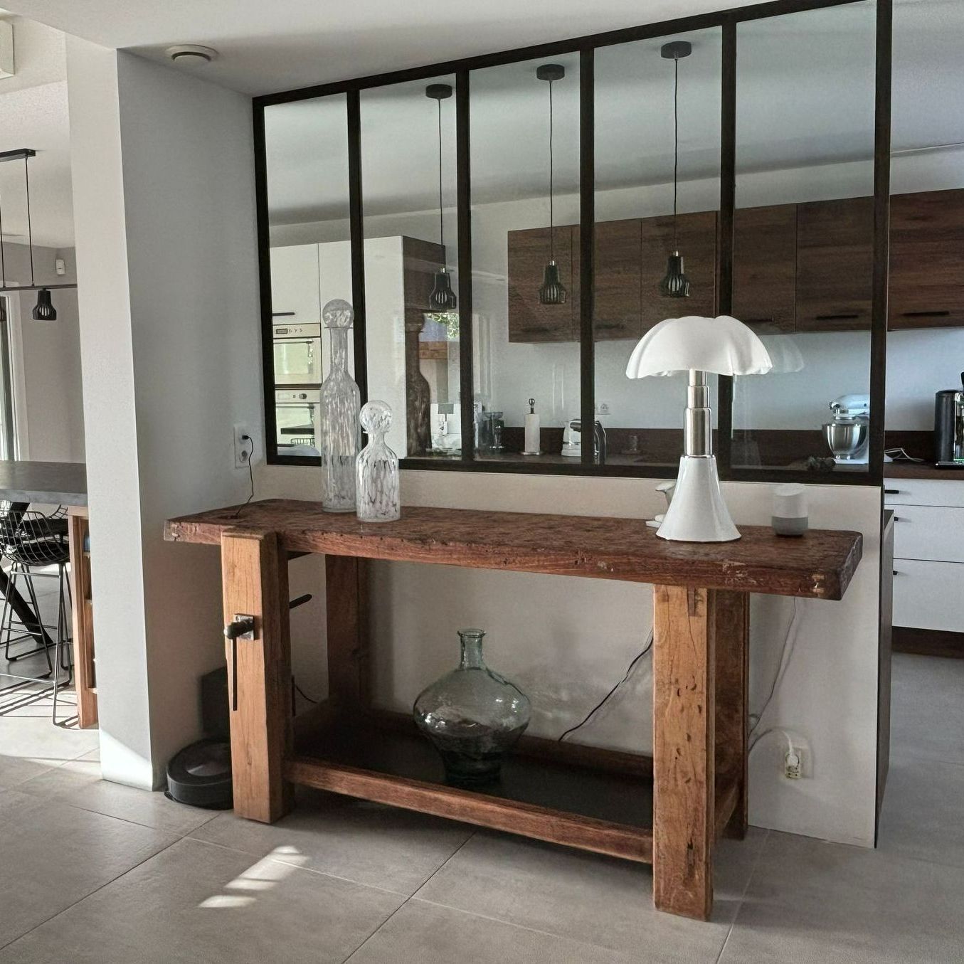 Une verrière dans un salon