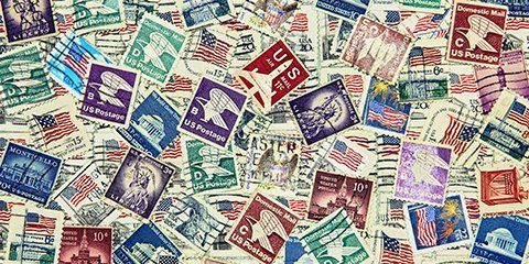 Collection de timbres américains en gros plan