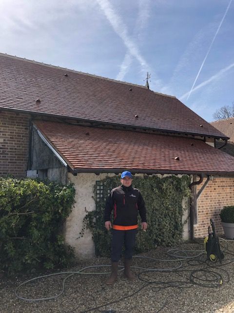 Toiture d'une maison nettoyée