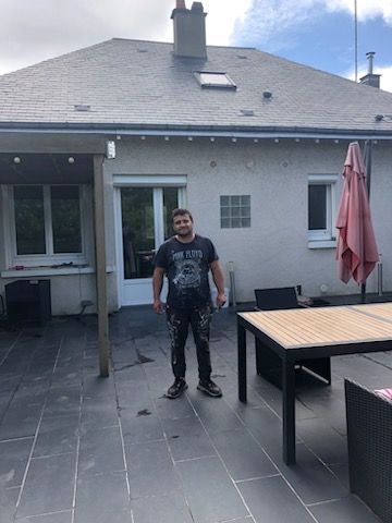 Travaux de toiture d'une maison en cours