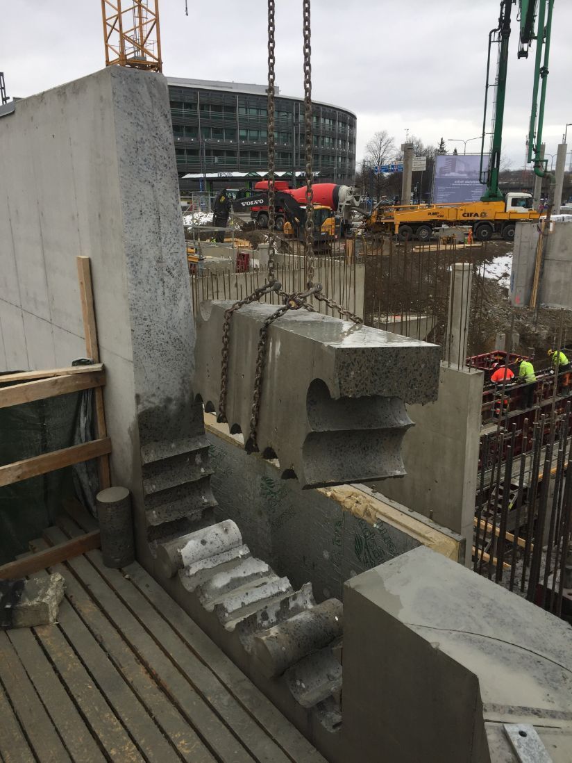 suurehkon betonielementin sahaus