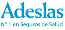 A blue and white logo for adeslas no 1 en seguros de salud
