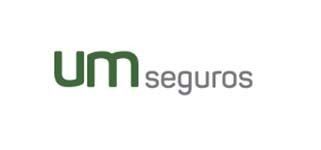 El logotipo de um seguros es verde y blanco sobre fondo blanco.