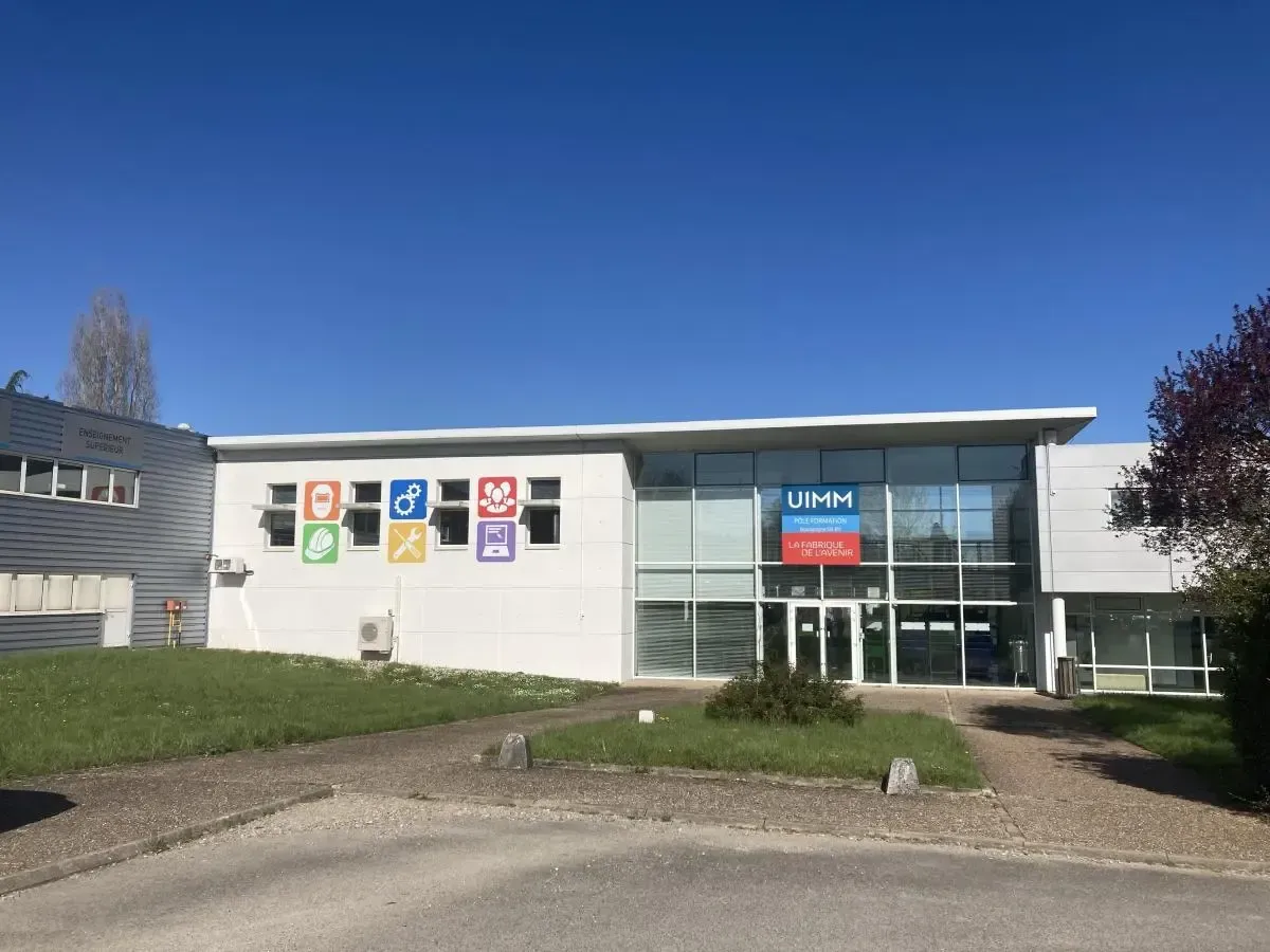 Photo de l'entrée du centre de formation de Nevers.