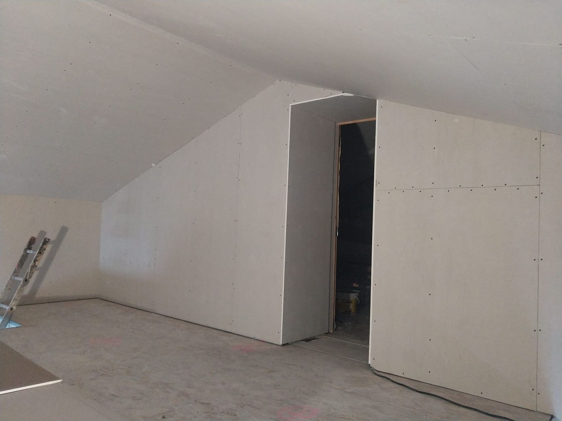 Espace de porte sous les toits