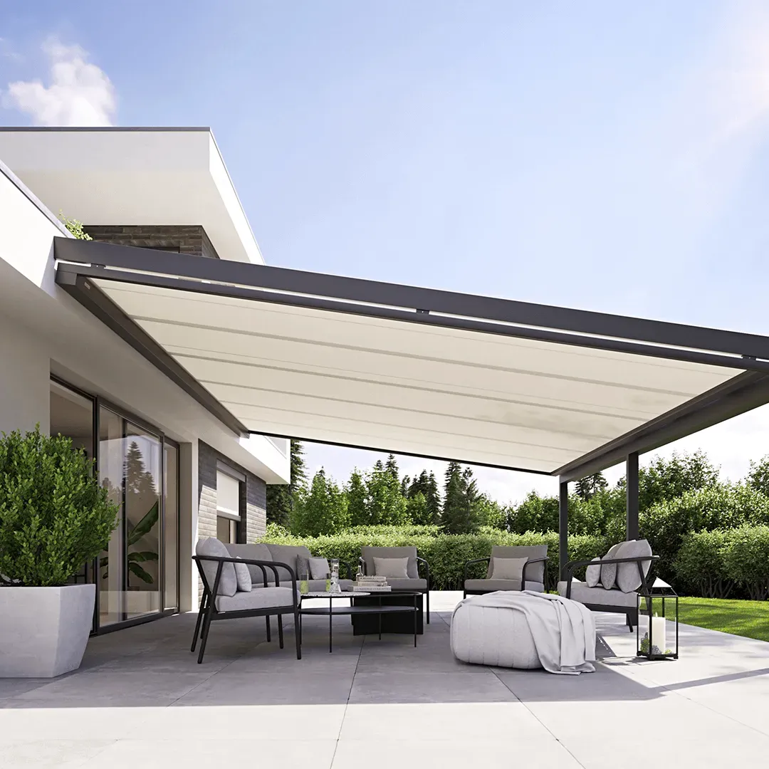 Eine Terrasse mit Möbeln und einem Baldachin darüber.