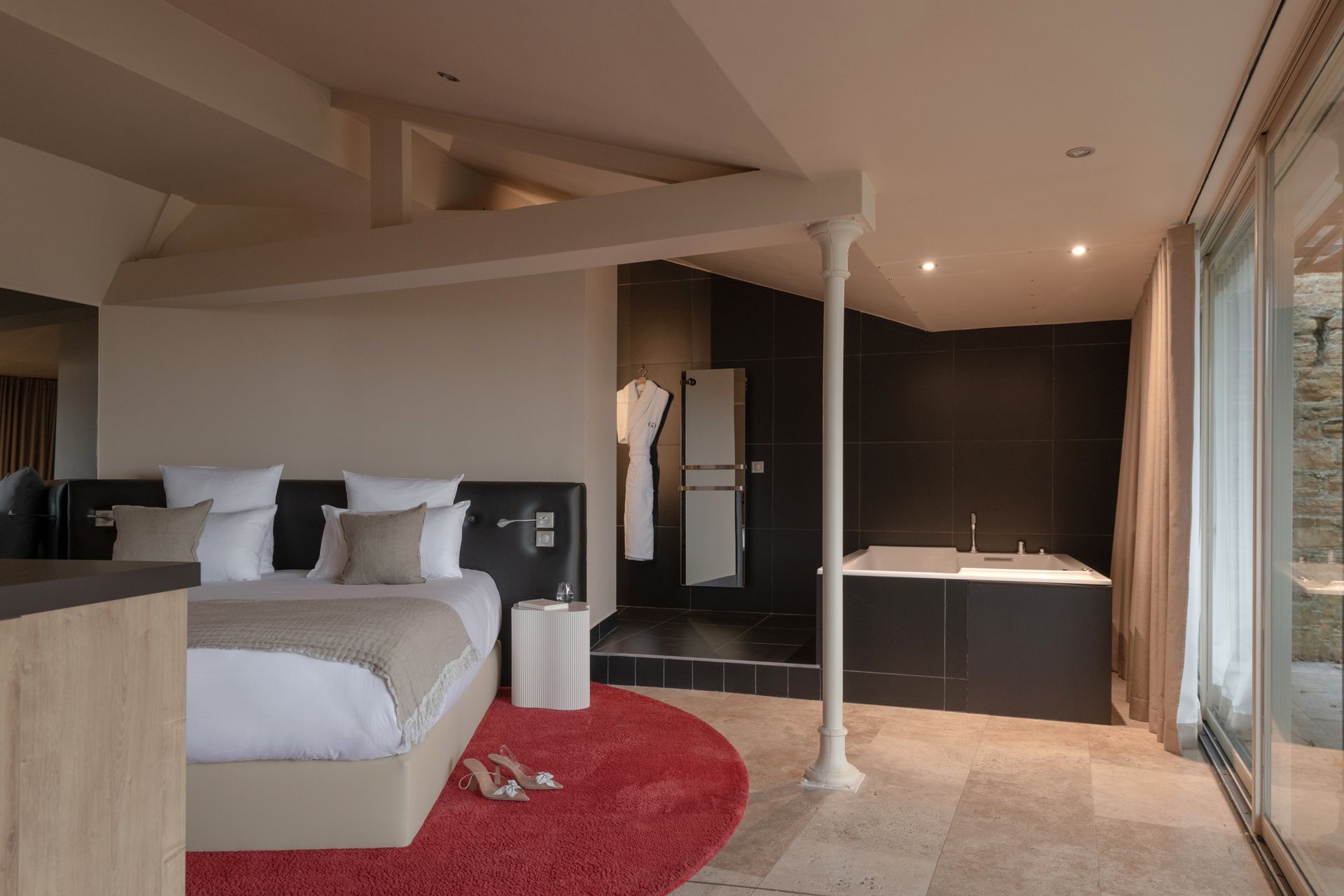 Hôtel avec jacuzzi privatif à Lyon pour une nuit romantique
