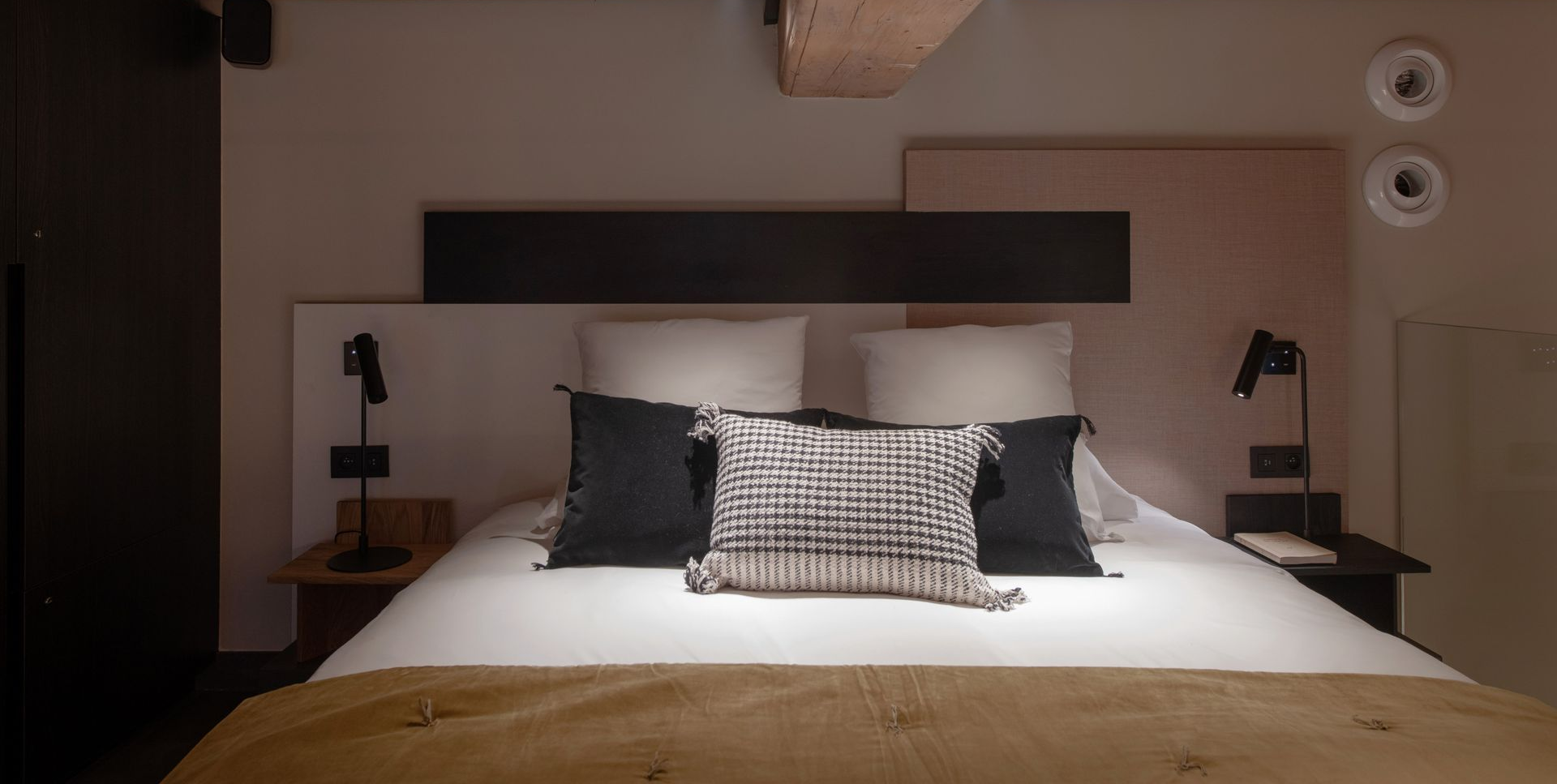 Suite romantique avec jacuzzi privatif pour dormir à Lyon en amoureux