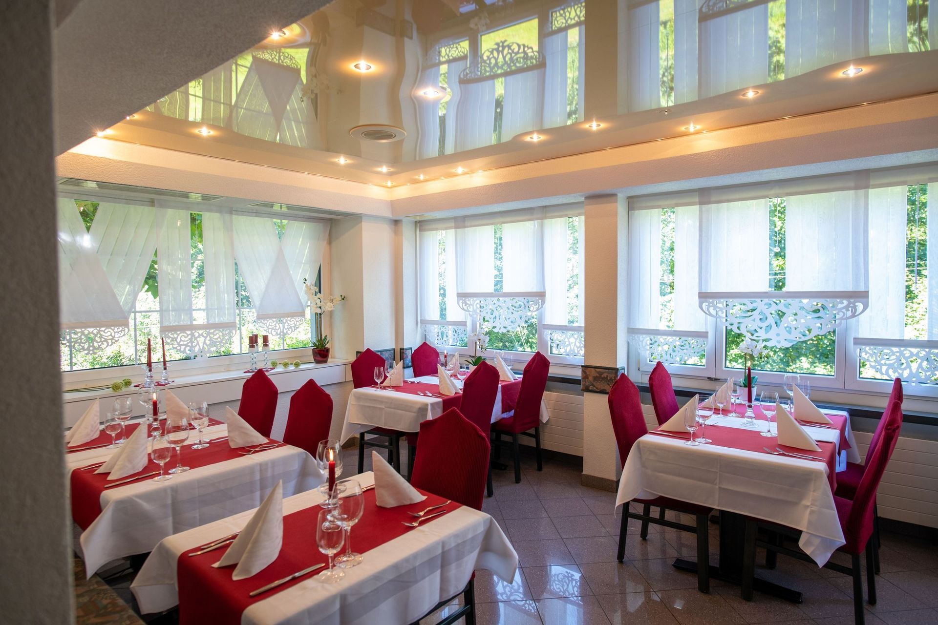 Säli - Restaurant Bahnhöfli, Eva Topalli - Schinznach-Bad