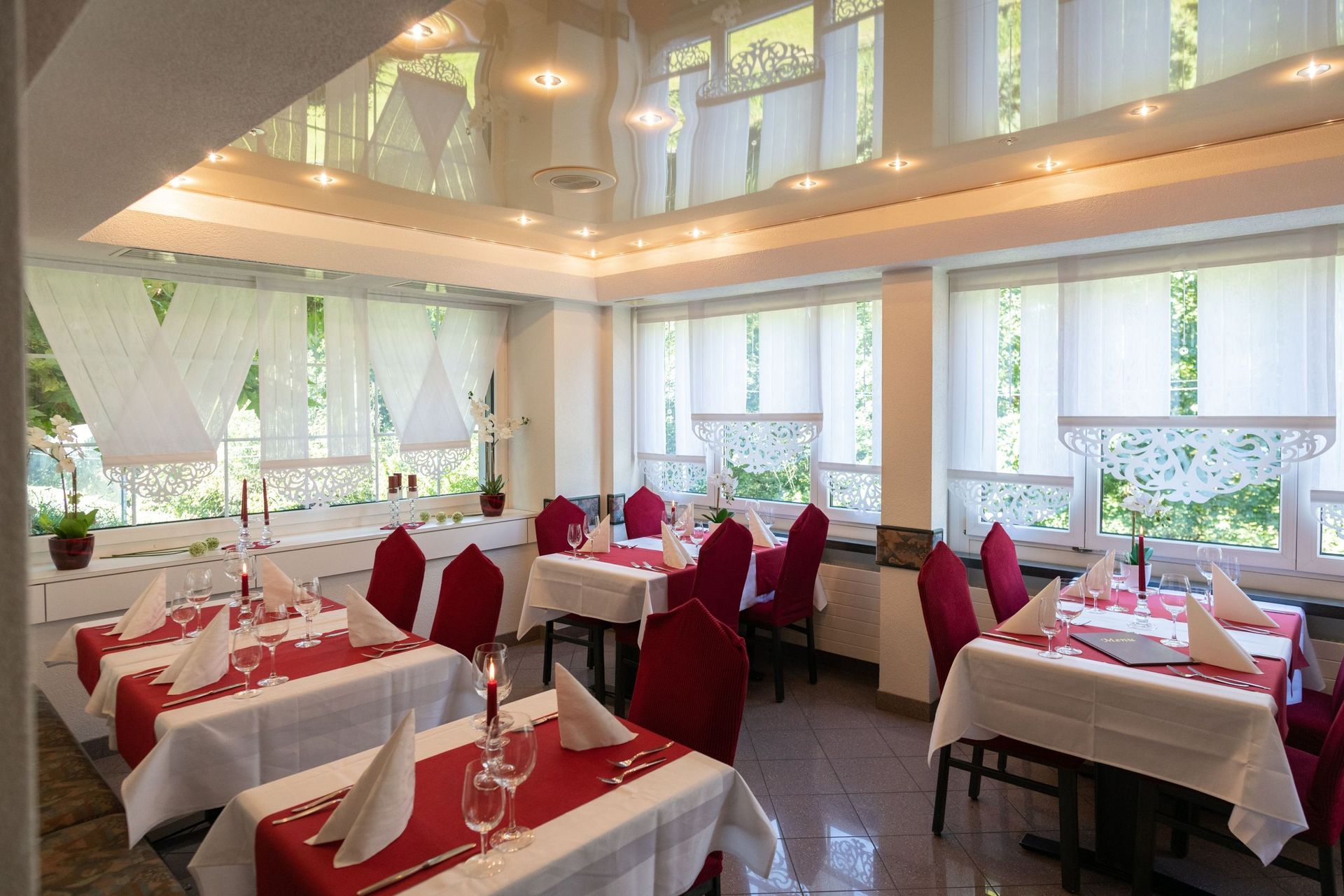 Säli - Restaurant Bahnhöfli, Eva Topalli - Schinznach-Bad