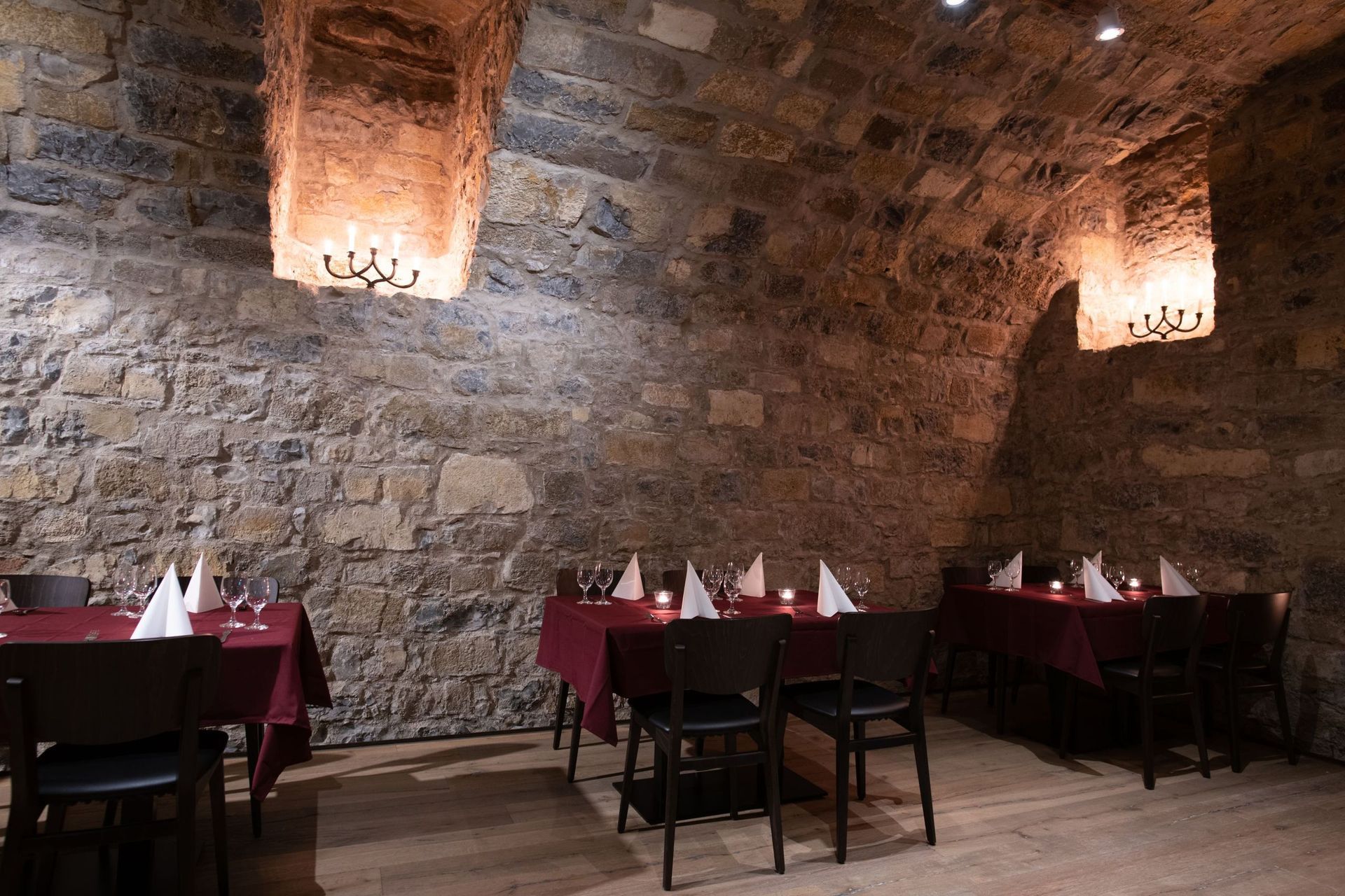 Gewölbekeller - Restaurant Bahnhöfli, Eva Topalli - Schinznach-Bad