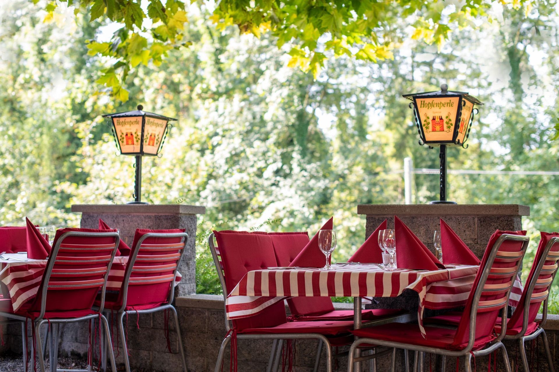 Gartenwirtschaft - Restaurant Bahnhöfli, Eva Topalli - Schinznach-Bad