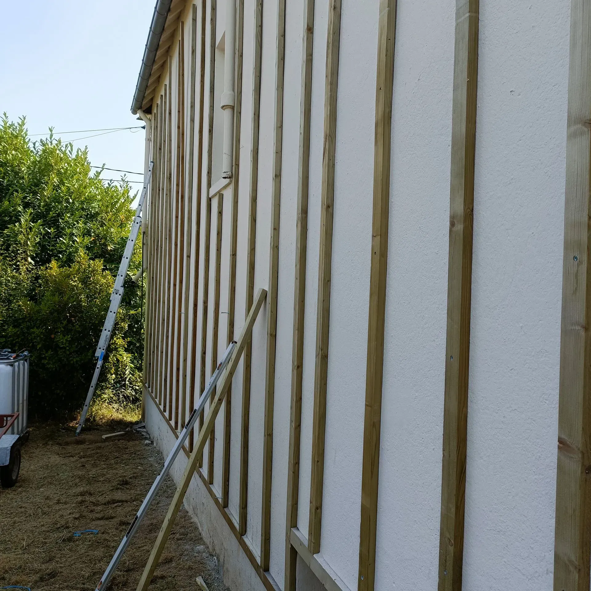 Travaux d'isolation des murs extérieur de la maison