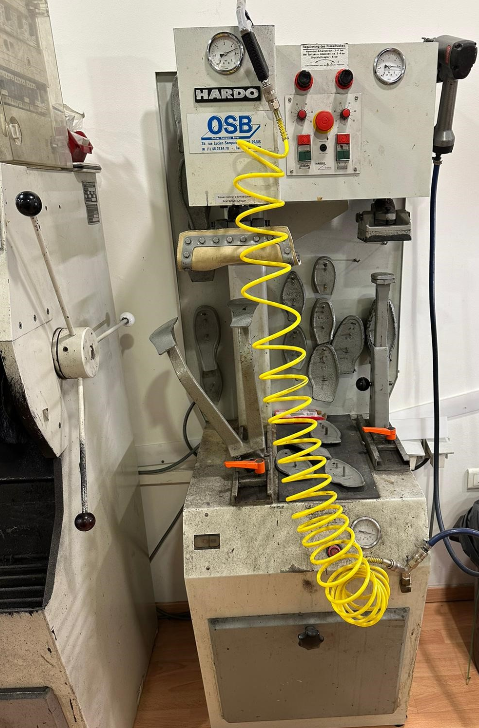 Machine de cordonnerie