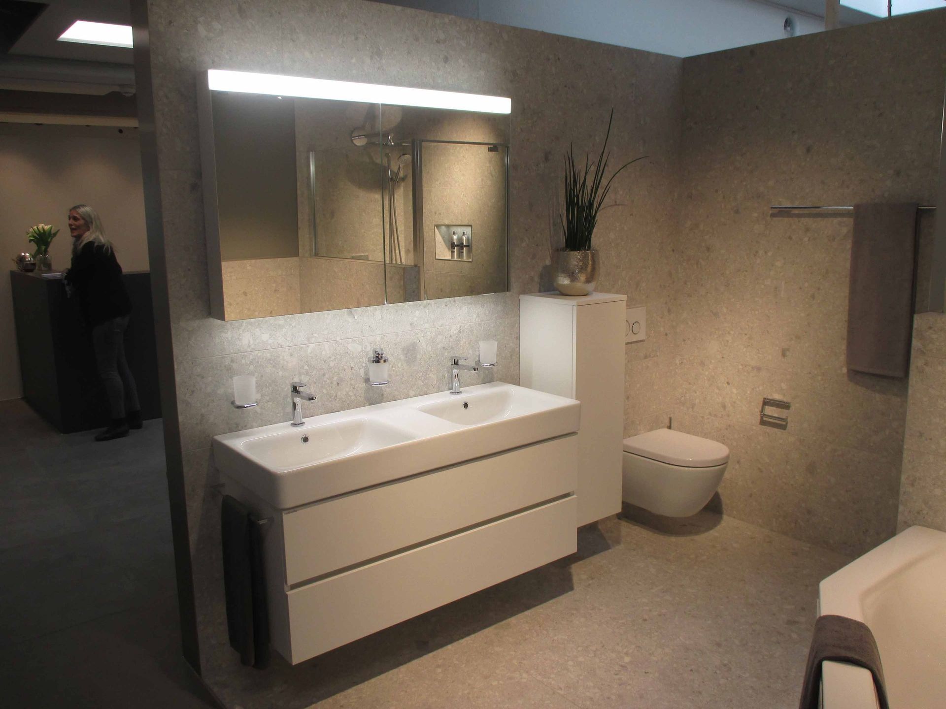 Wand und Boden Naturstein - E und L Keramik GmbH - Olten