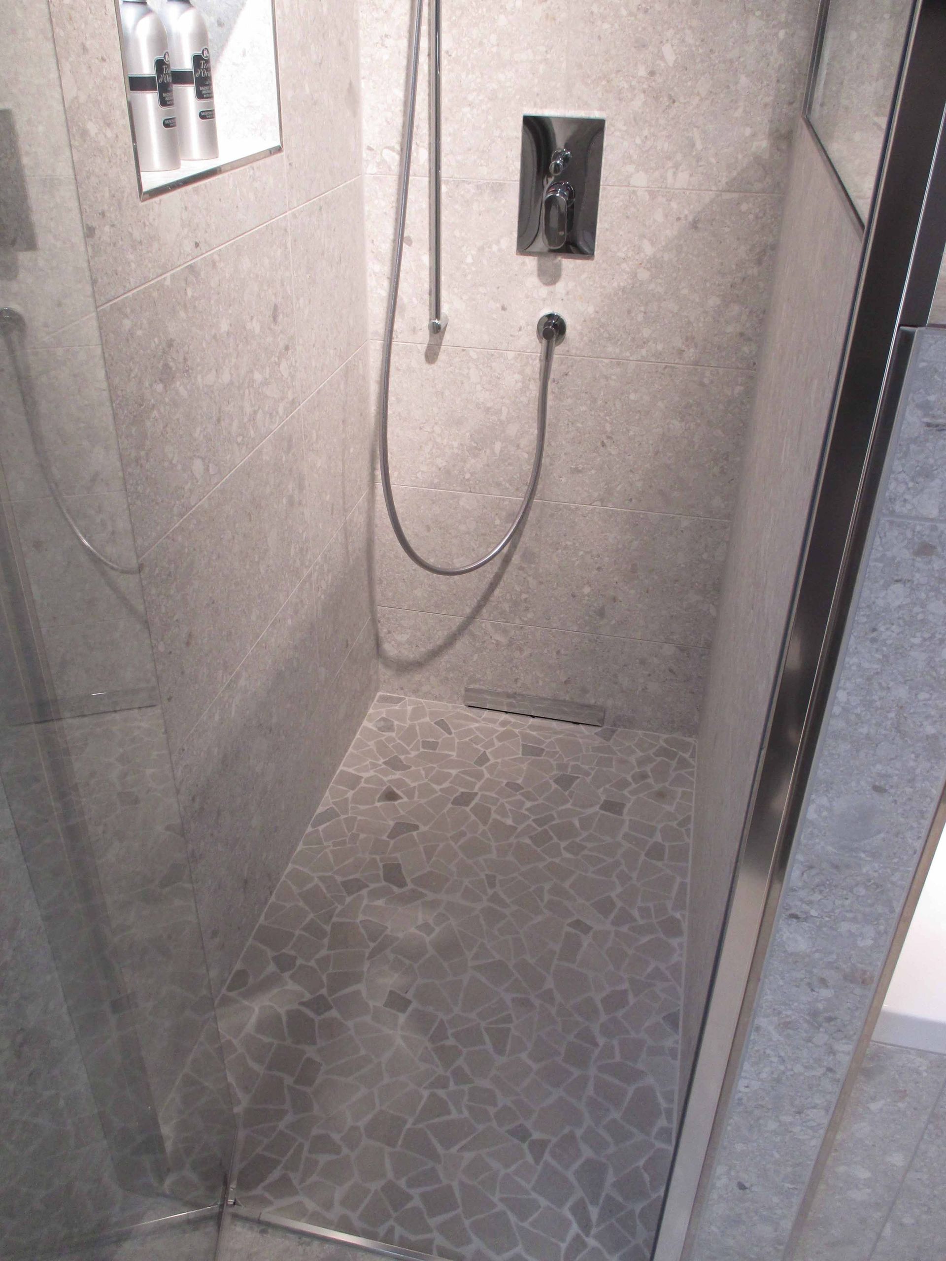 Wand und Boden Naturstein - E und L Keramik GmbH - Olten