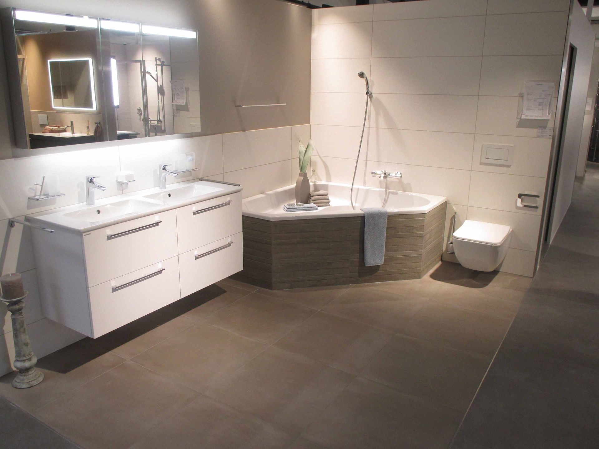 Wand und Boden Naturstein - E und L Keramik GmbH - Olten