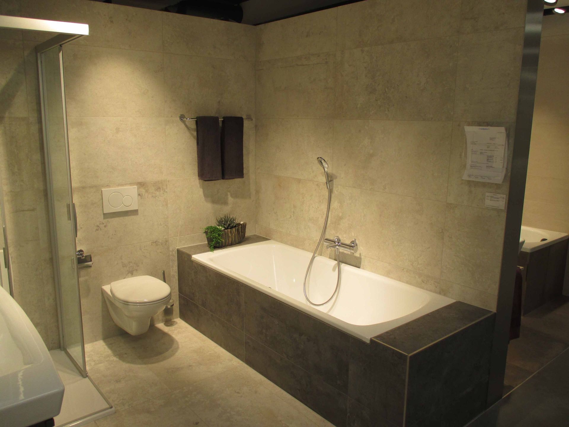 Badezimmer Platten hell - E und L Keramik GmbH - Olten