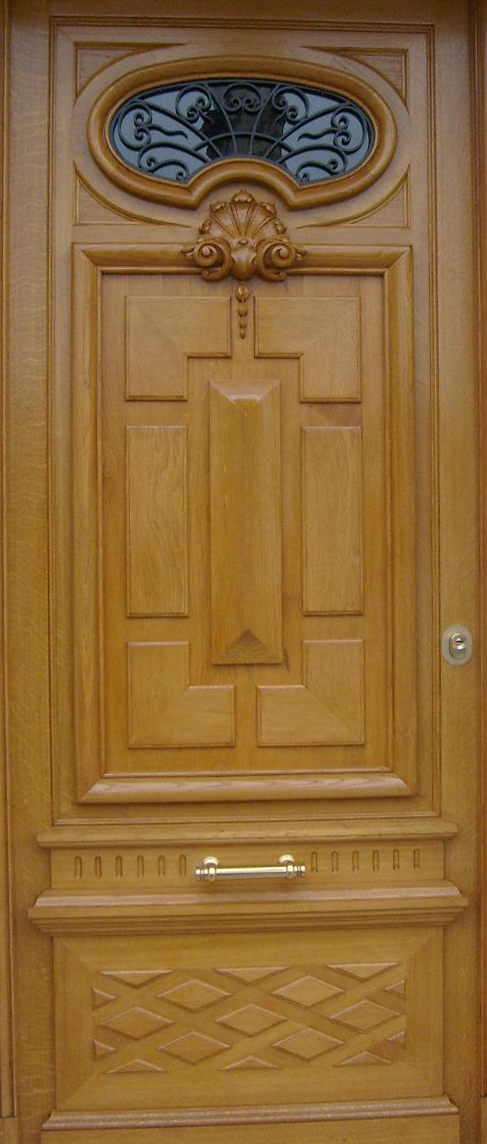 Porte avec imposte ovale