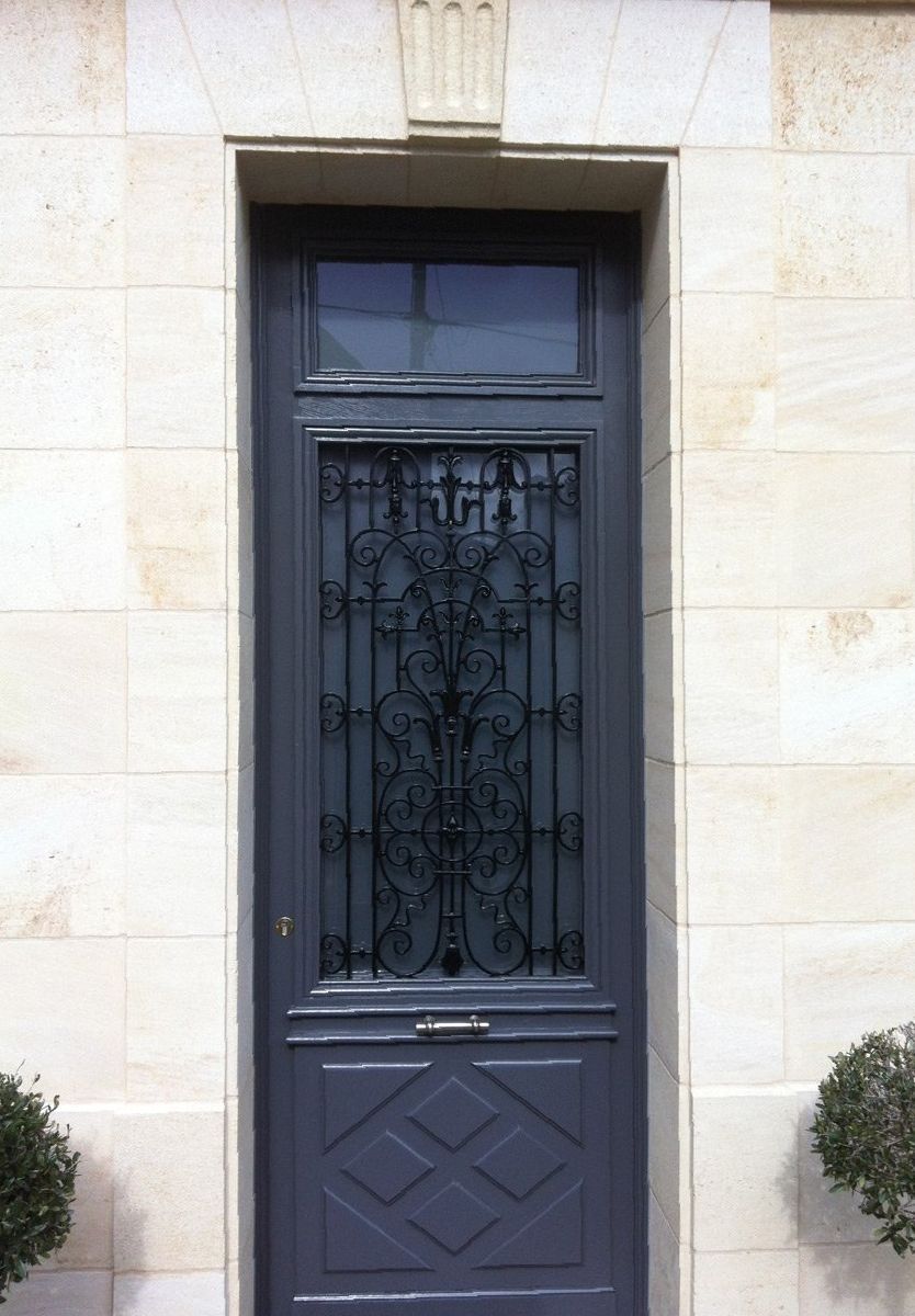 Porte d'entrée en bois sur mesure