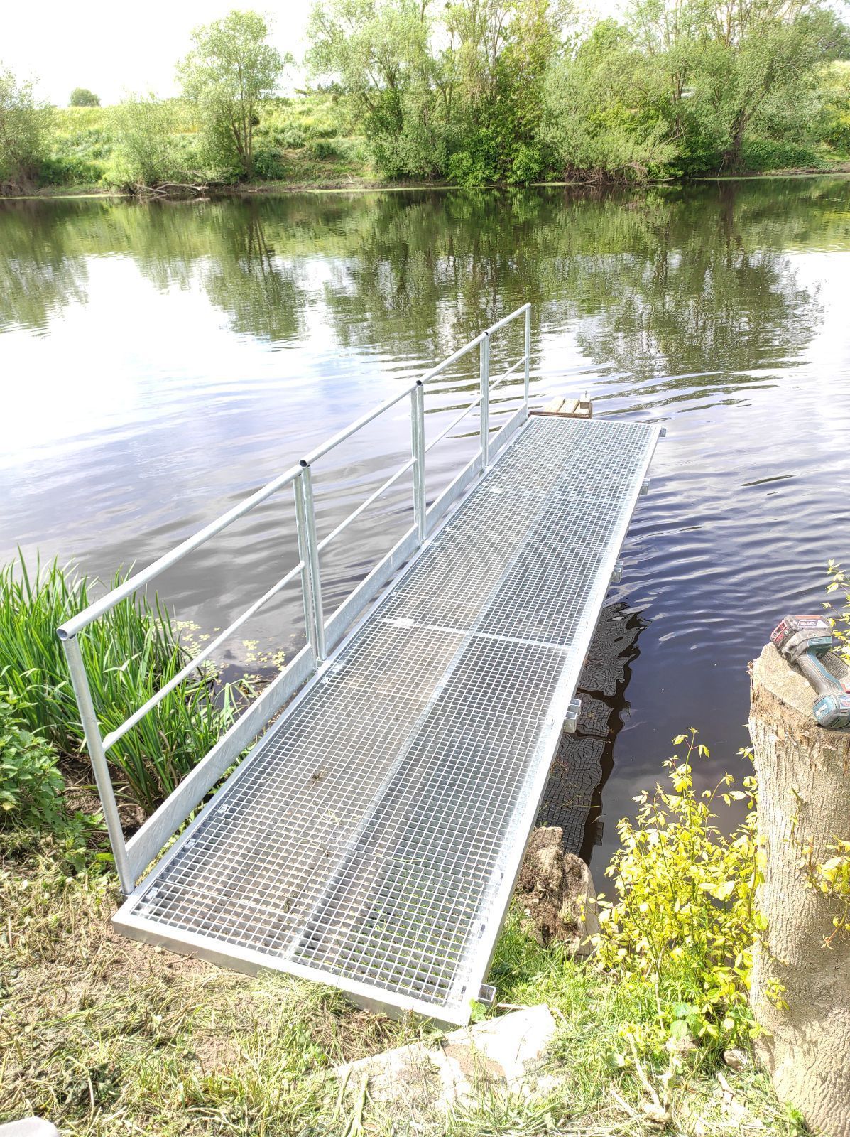 Parcelle près d'une rivière