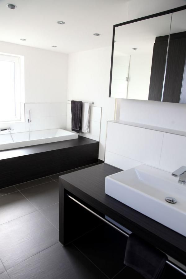 Baden mit Möbeln von der Tischlerei Kouker