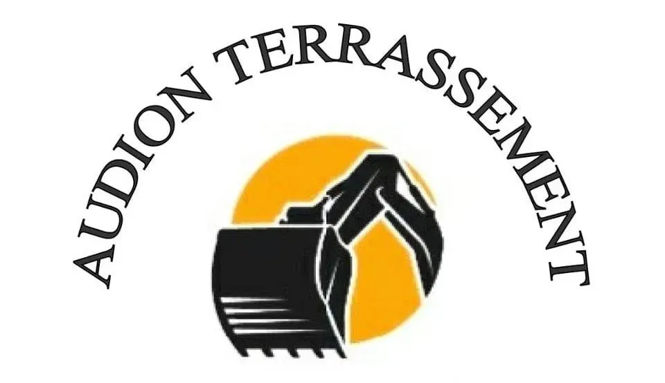 Logo : Silhouette d'une excavatrice noire sur un cercle orange, surmontée de l'inscription « AUDION TERRASSEMENT » en noir.