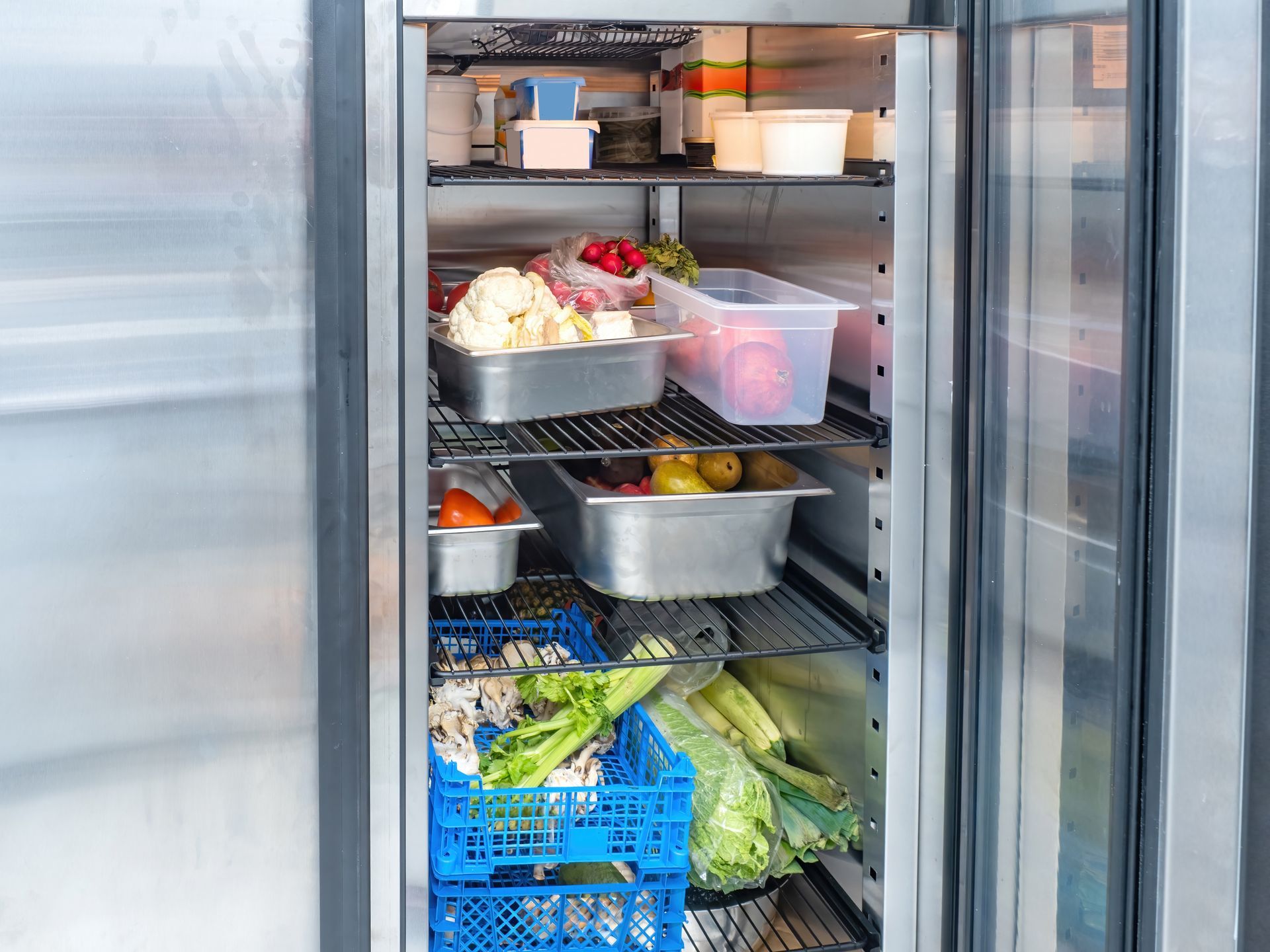 Fruits et légumes conservés dans une chambre froide