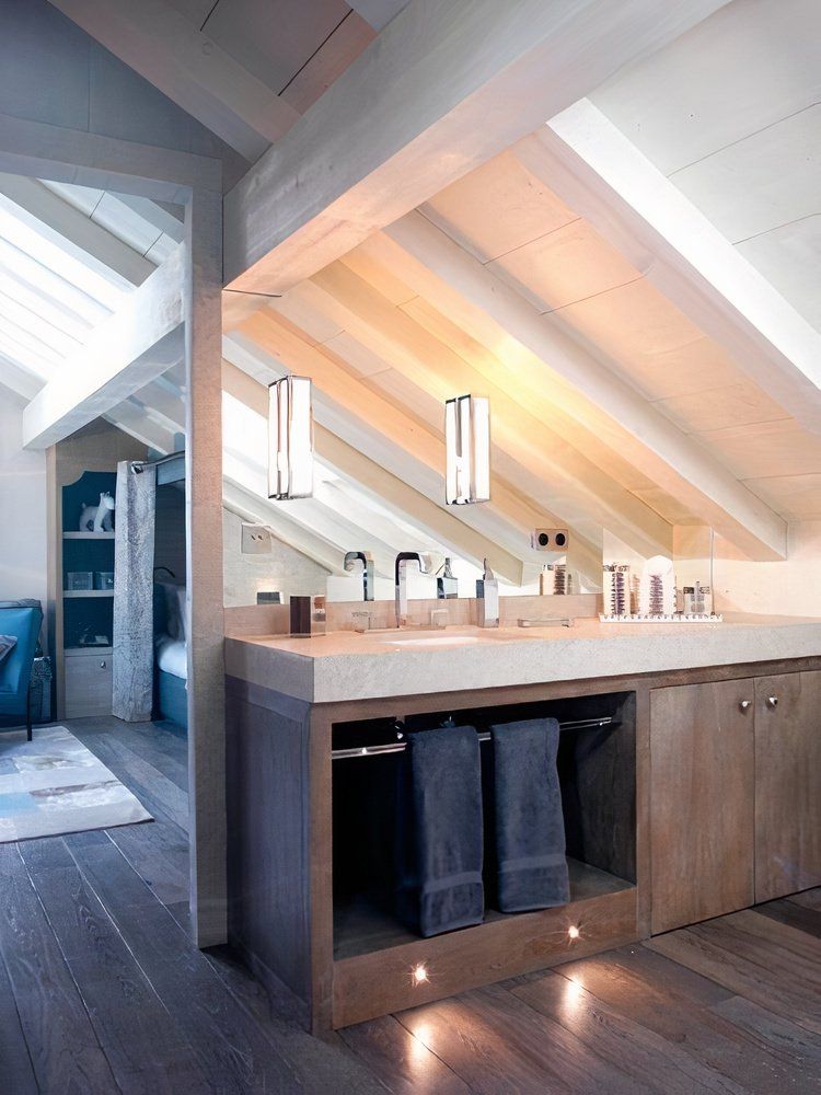 Salle de bains sous toiture