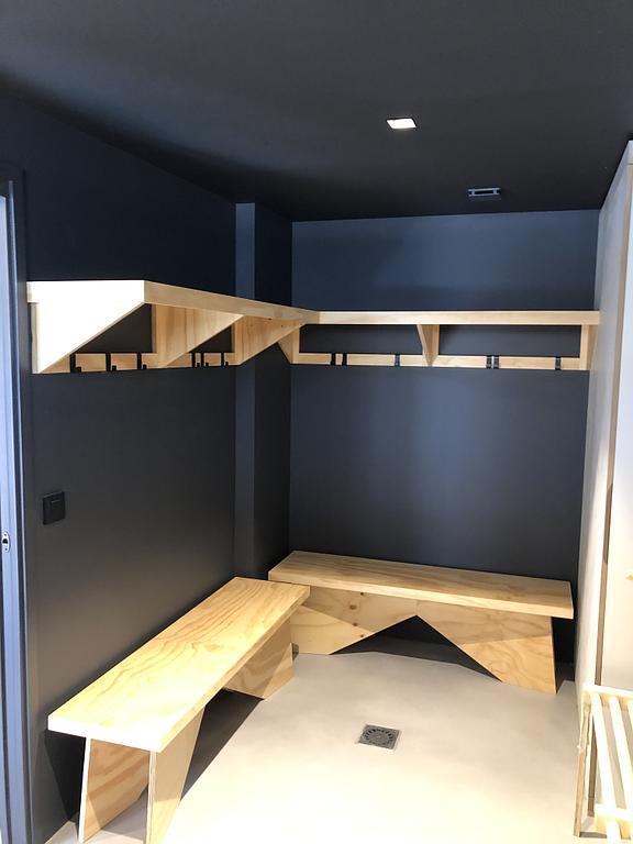 Vestiaire murs noirs mat