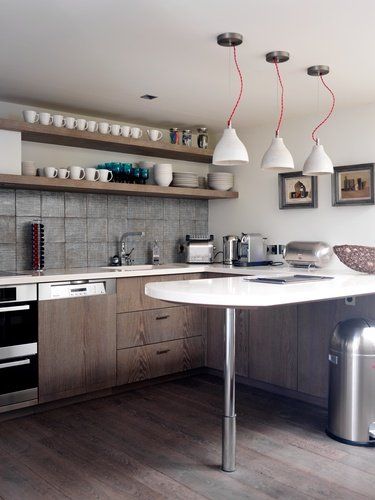 Cuisine avec plafonniers