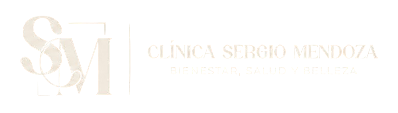 Logotipo para C.M. Studio Mendoa en dorado y beige sobre un fondo blanco