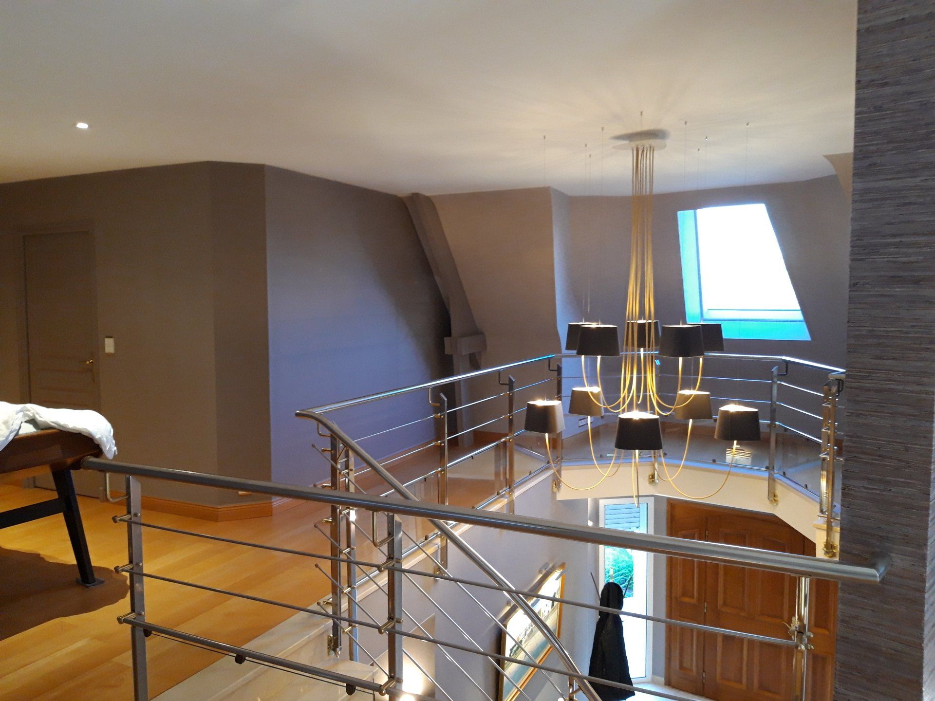 Pose d'une tenture murale