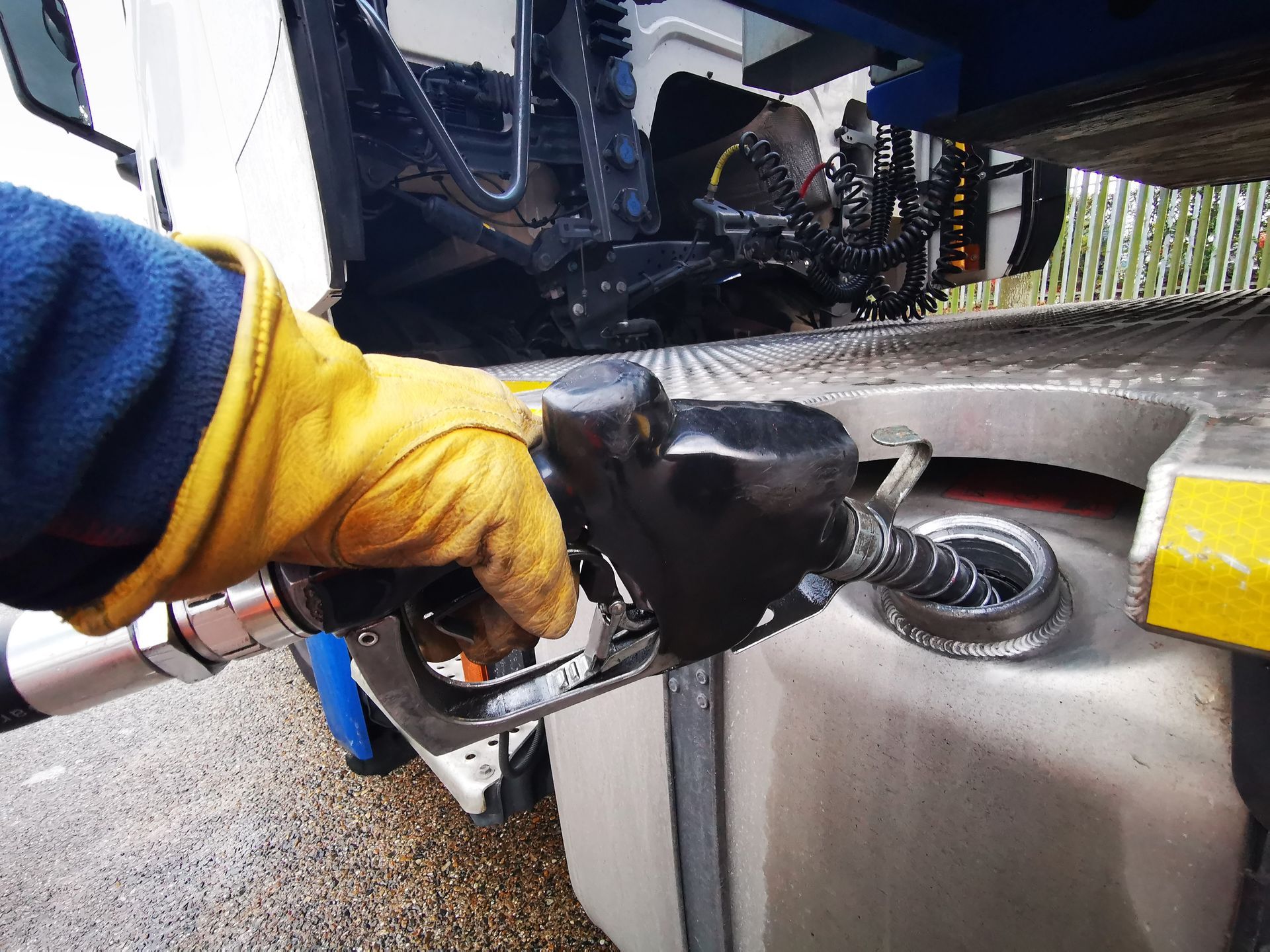 Poids lourd ravitaillé en carburant