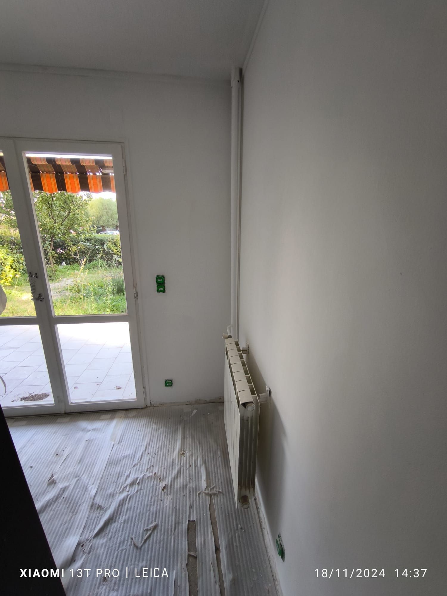 Murs refait à neuf avec de la peinture blanche