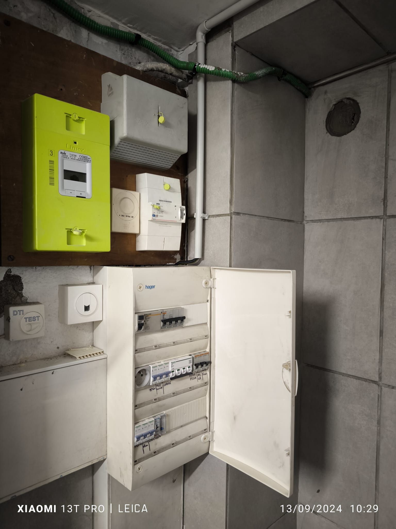 Coffret électrique mis aux normes dans une pizzeria