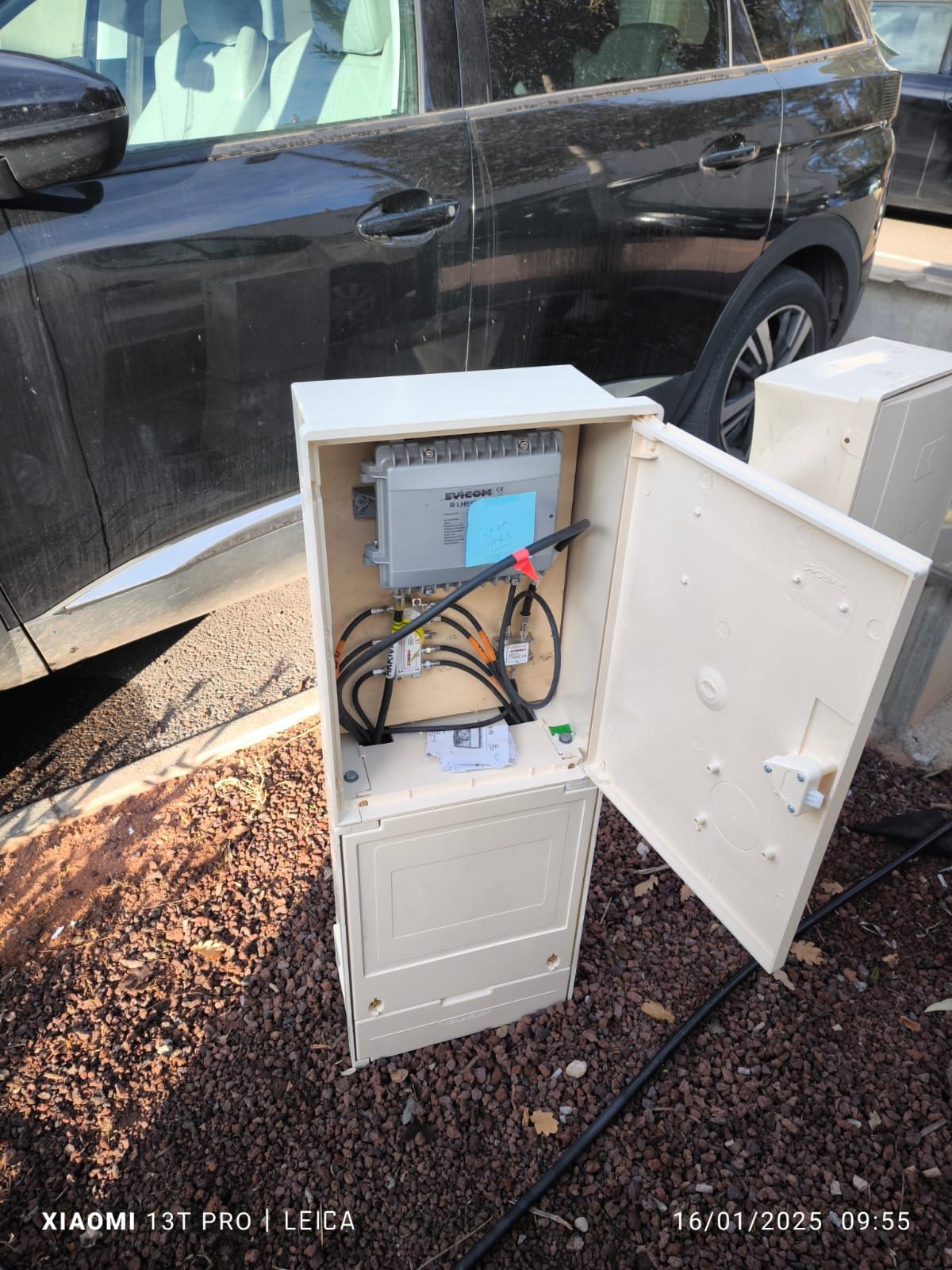 Coffret électrique extérieur ouvert