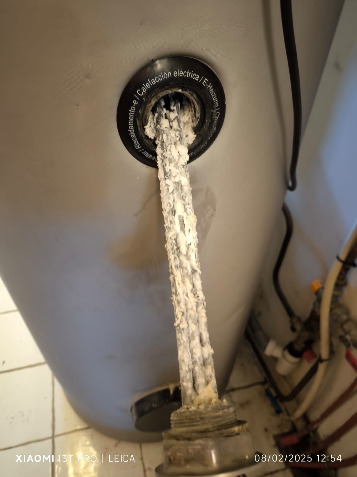 Cumulus avec une résistance pleine de calcaire