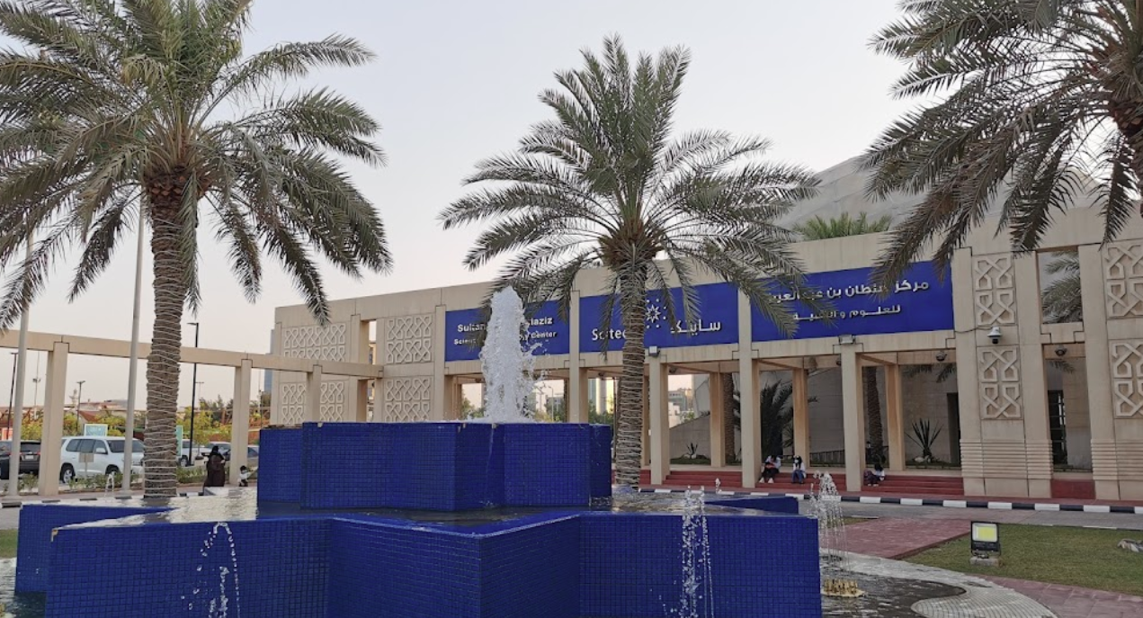 مجموعة من الصور تُظهر مشاريعنا الرخامية السابقة وعملاؤنا المميزين. تبرز هذه الصور جمالية الرخام والتصميمات المتنوعة التي قدمناها لعملائنا. نفخر بالعمل الذي قمنا به ونتطلع إلى خدمتكم بمشاريع مميزة وفريدة.