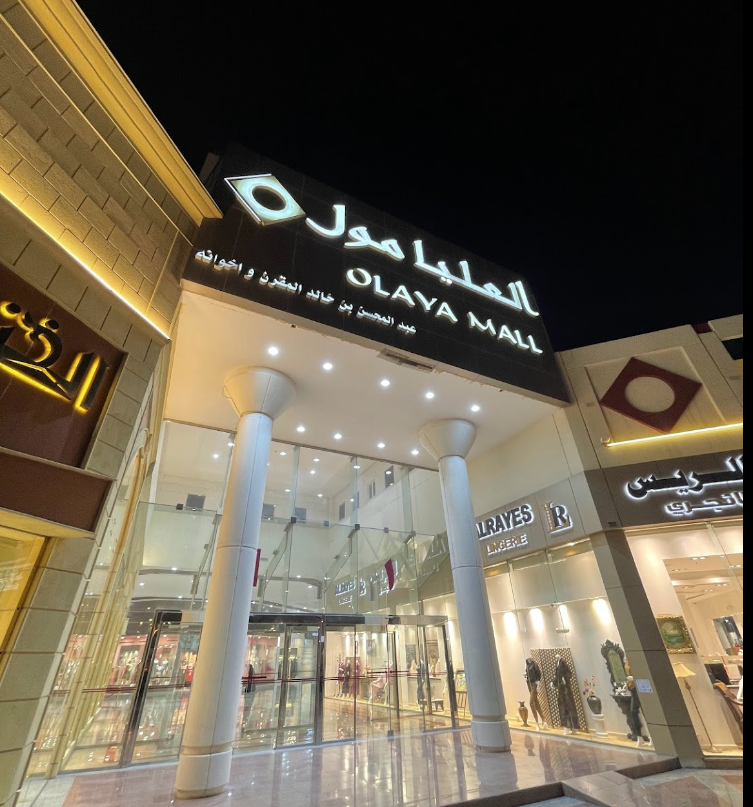 مجموعة من الصور تُظهر مشاريعنا الرخامية السابقة وعملاؤنا المميزين. تبرز هذه الصور جمالية الرخام والتصميمات المتنوعة التي قدمناها لعملائنا. نفخر بالعمل الذي قمنا به ونتطلع إلى خدمتكم بمشاريع مميزة وفريدة.