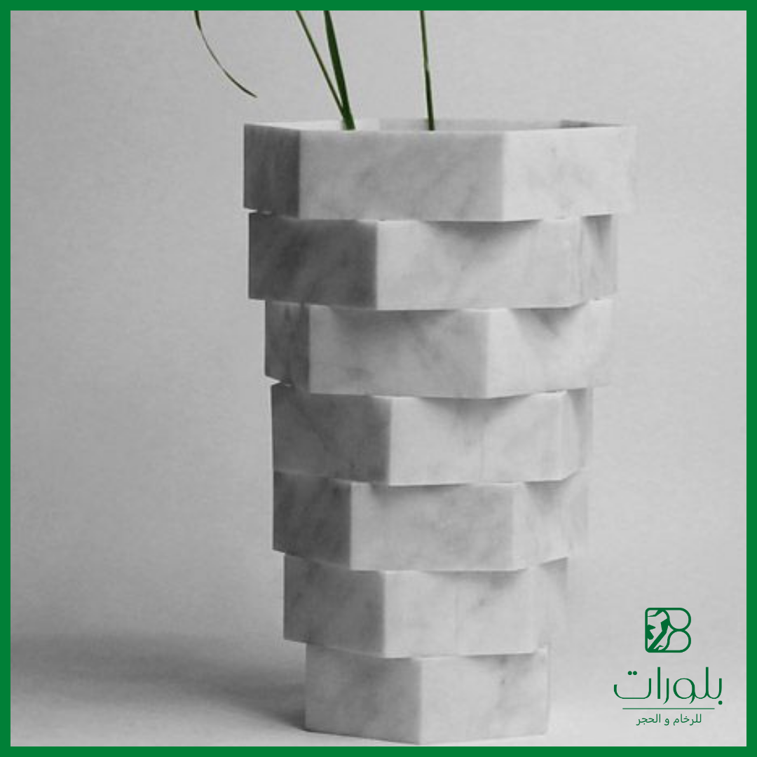 منتج رخامي يعرض جمال الرخام الطبيعي وتفاصيله الفريدة. تتنوع المنتجات الرخامية من الأرضيات إلى المشبات، وتستخدم في تصميمات الديكور الداخلي والخارجي لإضفاء لمسة فاخرة وأنيقة. اكتشف تشكيلة واسعة من المنتجات الرخامية لإضافة أناقة لأي مساحة