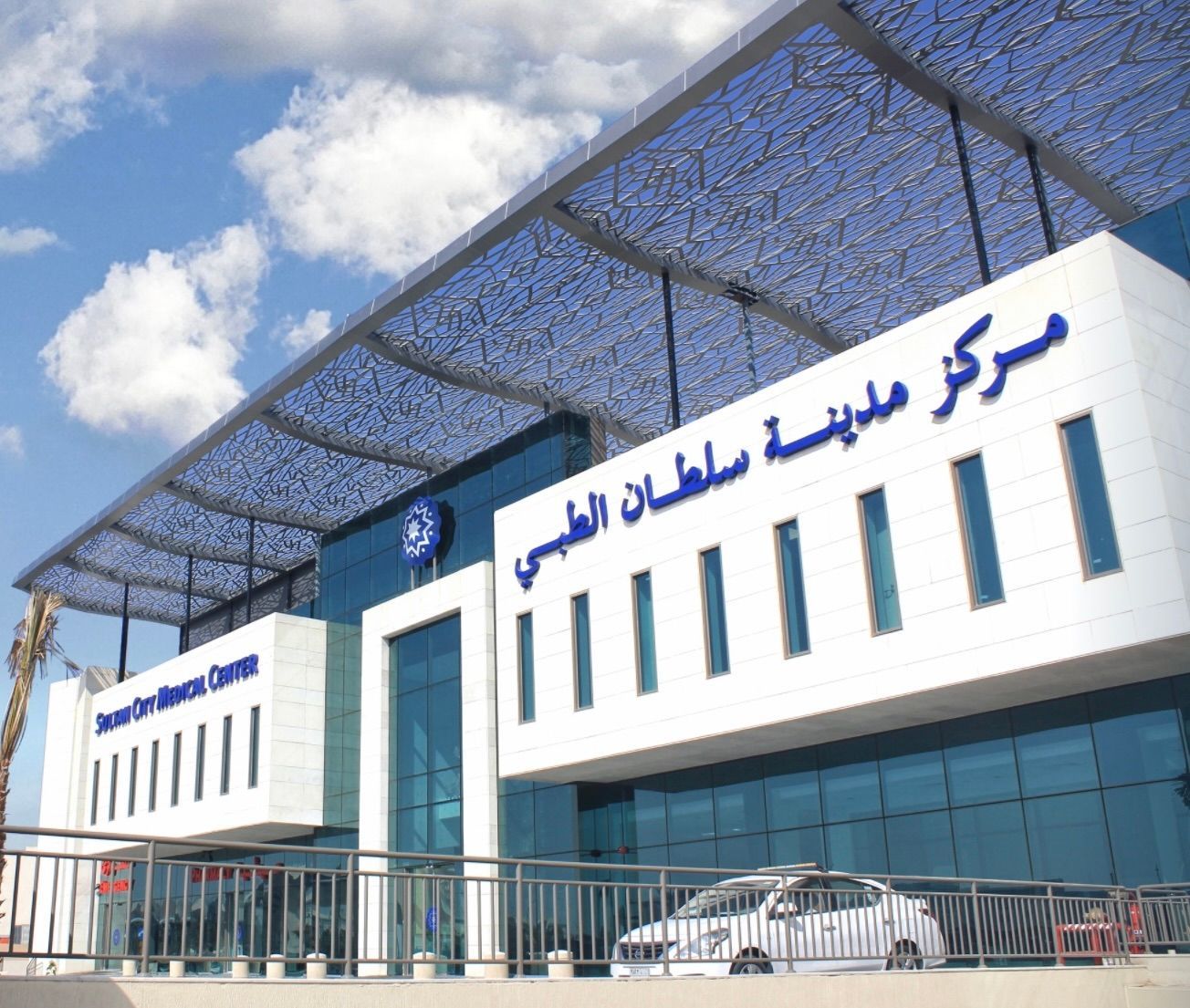 مجموعة من الصور تُظهر مشاريعنا الرخامية السابقة وعملاؤنا المميزين. تبرز هذه الصور جمالية الرخام والتصميمات المتنوعة التي قدمناها لعملائنا. نفخر بالعمل الذي قمنا به ونتطلع إلى خدمتكم بمشاريع مميزة وفريدة.