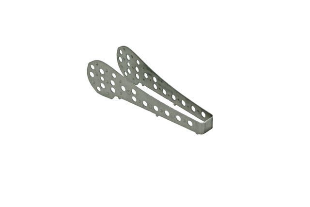 Eine Zange mit Löchern auf weißem Hintergrund.